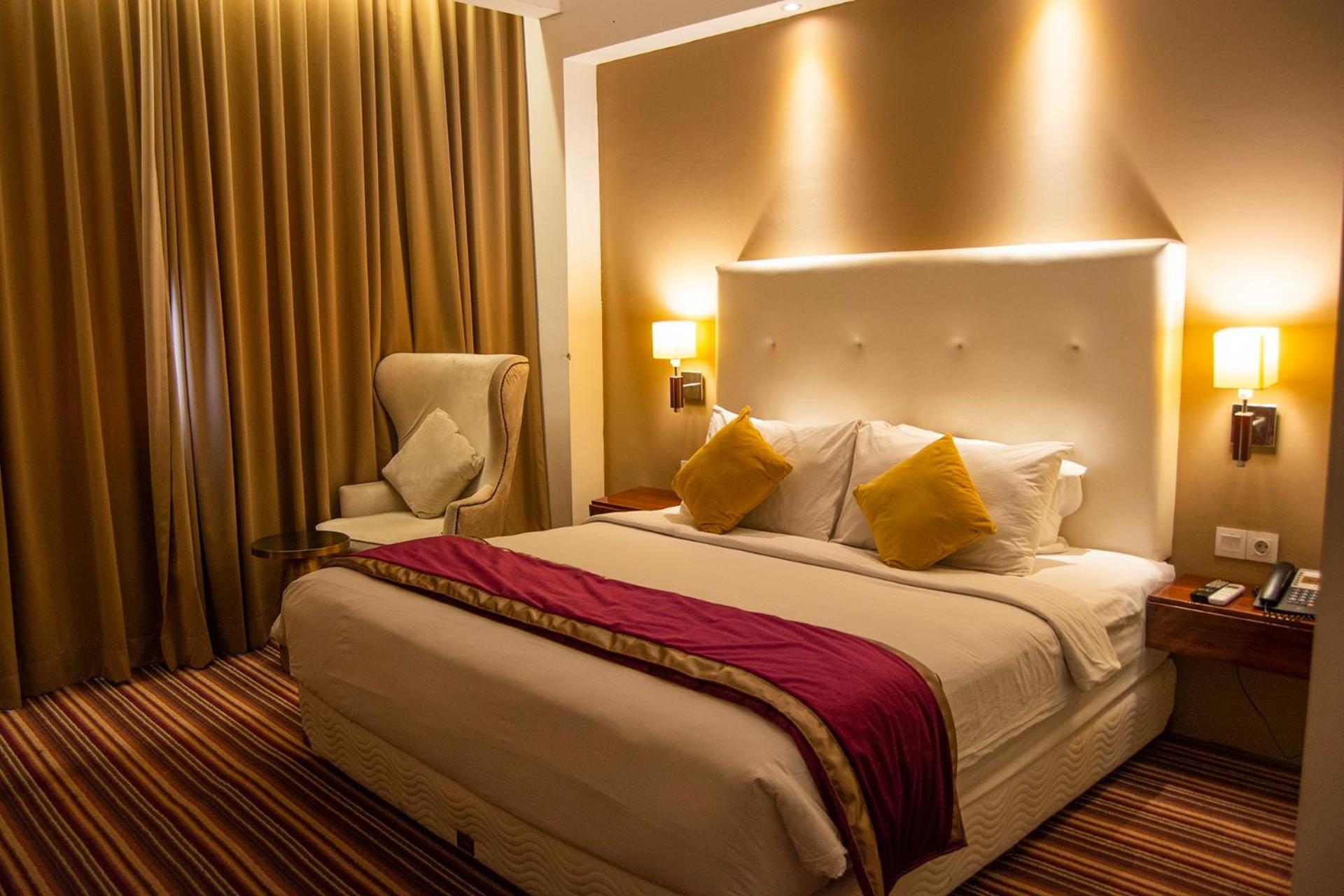 Royal Asnof Hotel Pekanbaru Exterior photo