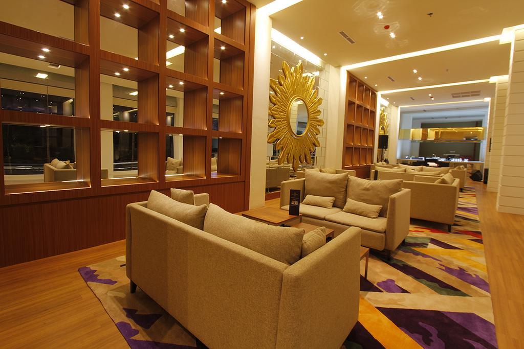 Royal Asnof Hotel Pekanbaru Exterior photo