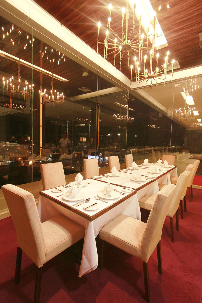 Royal Asnof Hotel Pekanbaru Exterior photo