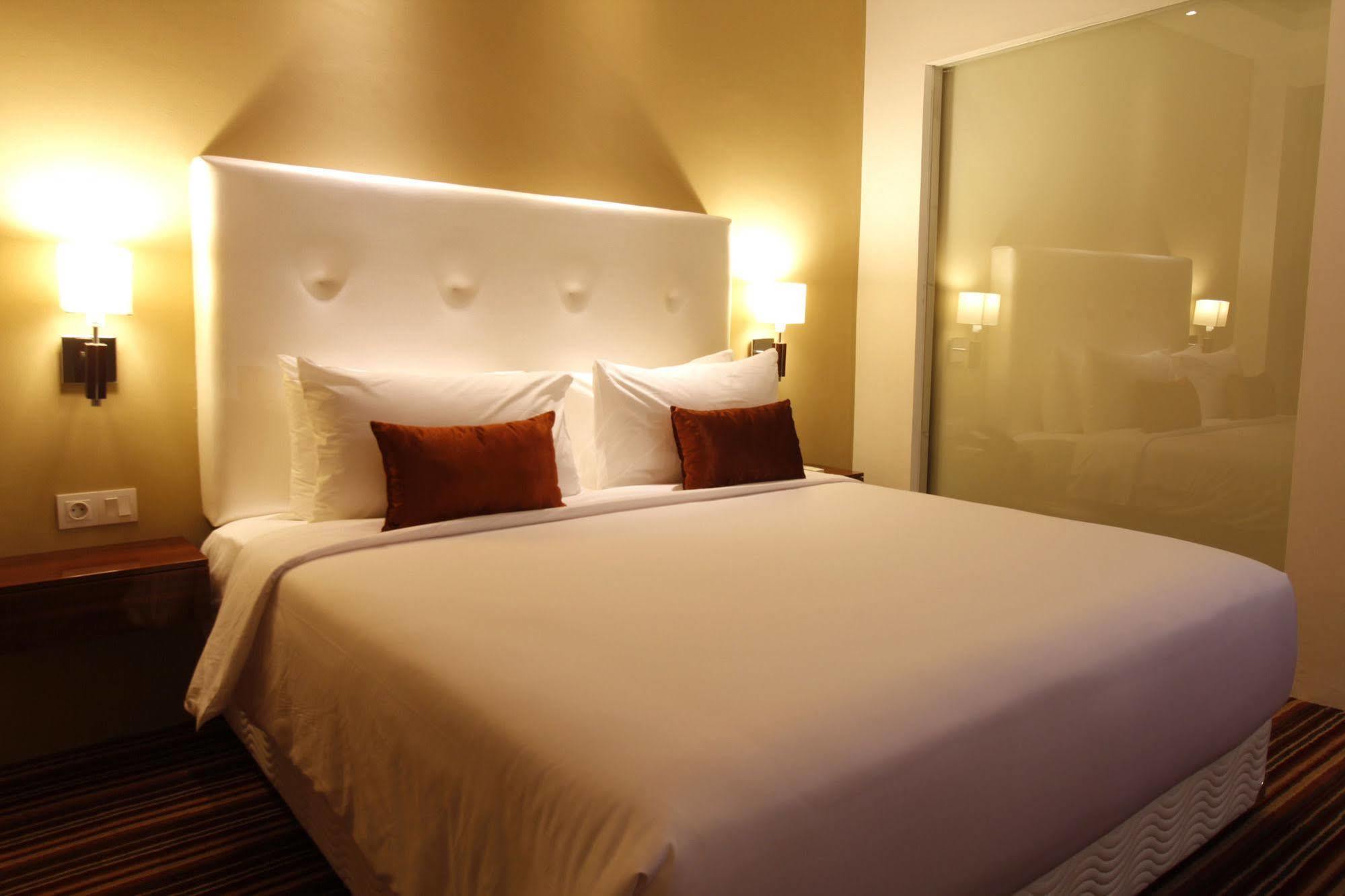 Royal Asnof Hotel Pekanbaru Exterior photo